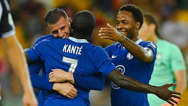 掘金约基奇三双末节爆发（掘金核心约基奇三双 末节强势接管比赛）