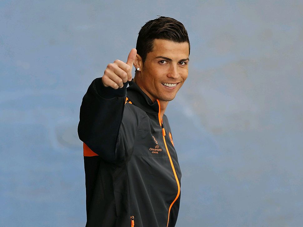 4次超越因扎吉，姆巴佩是欧冠客场戴帽次数最多的球员（姆巴佩4次欧冠客场戴帽，超越因扎吉成历史最多）