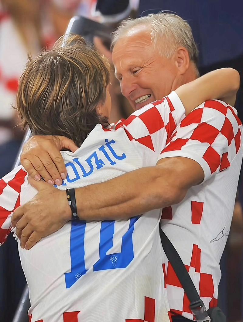 早报：肥皂剧主角名叫伊萨克（早间速报：肥皂剧主角名为伊萨克）