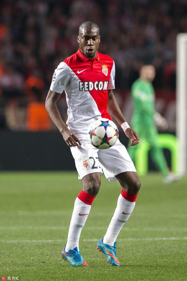 泰山93届5将指望不上了，张弛+郑铮参加教练培训班 无缘国字号后卫（泰山93届五将难指望，张弛郑铮转投教练培训，恐无缘国字号后卫）