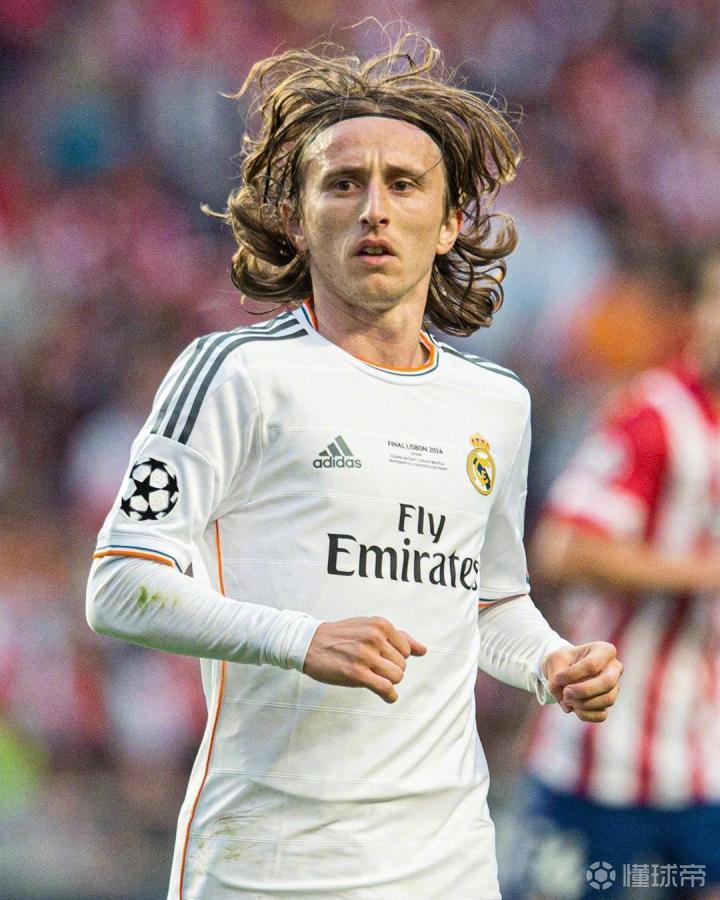 欧冠积分榜分析：各队晋级形势紧张,（欧冠积分榜解读：出线竞争白热化）