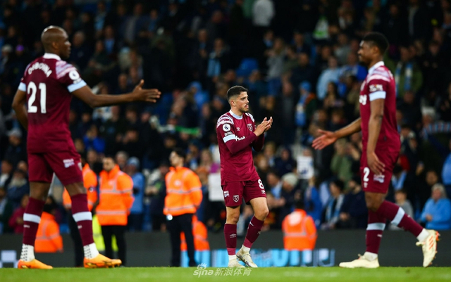 罗伯逊：萨拉赫是队史最佳之一，希望能继续与他并肩作战（罗伯逊：萨拉赫跻身队史顶尖，盼继续与其并肩作战）