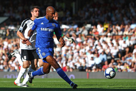 米兰跟队：米兰双雄探讨出售圣西罗冠名权，每年2000-3000万欧（随队记者：米兰双雄商议出售圣西罗冠名权，年收入预计2000-3000万欧）