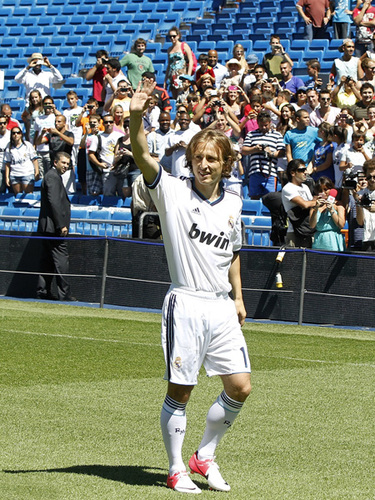 哈兰德：对多纳鲁马只有赞美之词；来意大利踢球？还没考虑过（哈兰德：盛赞多纳鲁马；赴意甲效力？暂未考虑）