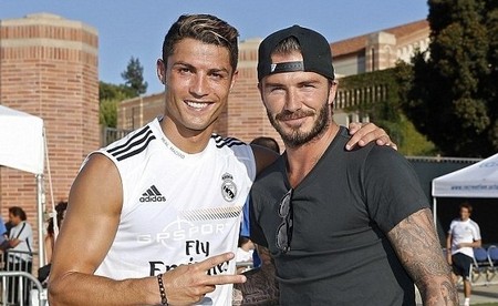 湖人进攻端配合流畅，失误率下降（湖人进攻运转顺畅，失误率下滑）