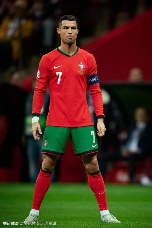 鲍威尔：最后一攻搞砸的责任在我，我是O型腿所以常扭伤脚踝（鲍威尔揽责最后一攻失败：称O型腿易致脚踝扭伤）