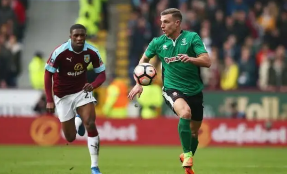 世体：从热身阶段开始，尼科-威廉斯就遭到了巴萨球迷的嘘声（世体：尼科-威廉斯从热身起就遭到巴萨球迷嘘声）