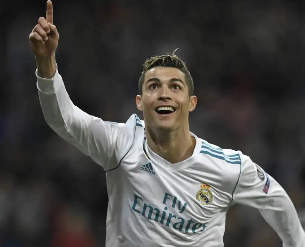 段瑾瑜搭档两匹爱驹摘夺四冠，广东马术联赛第九站完美收官！（段瑾瑜携两骏马豪取四冠，广东马术联赛第九站圆满落幕）