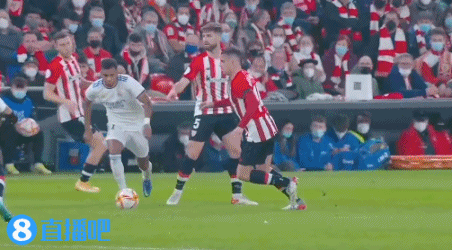 里夫斯14分7助攻＆艾顿10分，湖人半场轰出67分（里夫斯14分7助攻、艾顿10分，湖人半场轰下67分）