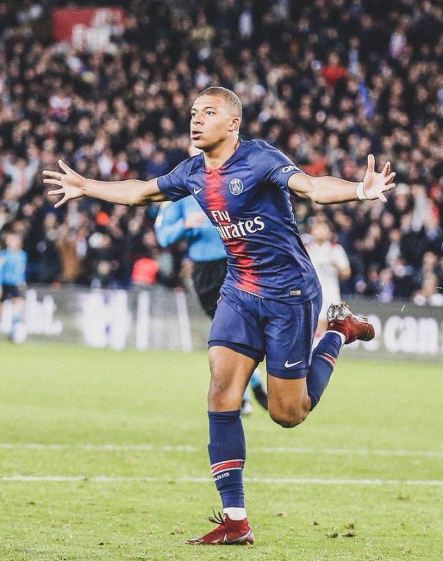 米兰跟队：珀斯光荣踢意丙都未必保级；科莫托即将去斯佩齐亚（米兰随队记者：珀斯光荣放到意丙也难保级，科莫托将投斯佩齐亚）