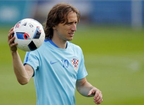 谁给了球迷“训话”的权力？（球迷“训话”的权力从何而来？）