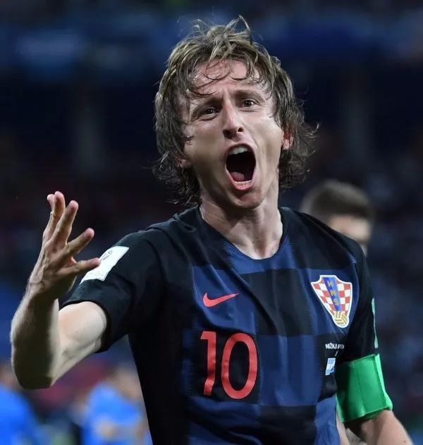 孔帕尼：塔帅说赢了欧洲最强球队？没人会在11月自认为是最强（孔帕尼回应塔帅言论：说击败欧洲最强？11月没人会自封最强）