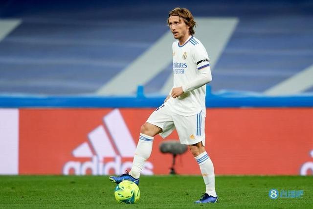 里程碑之战，恩里克迎来执教生涯第400场俱乐部赛事（恩里克执教第400场俱乐部比赛，迎来里程碑一战）