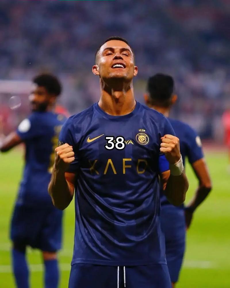 马刺和火箭，打造超级豪阵，谁更有机会交易得到字母哥（打造豪阵的马刺与火箭，谁更有望通过交易拿下字母哥？）