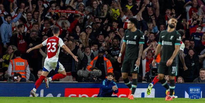 中超改跨年制，融入世界还是盲目跟风？（中超跨年赛制：拥抱国际还是随波逐流？）